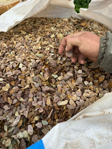 Златолит персиковый декоративная каменная крошка купить в Магнитогорске