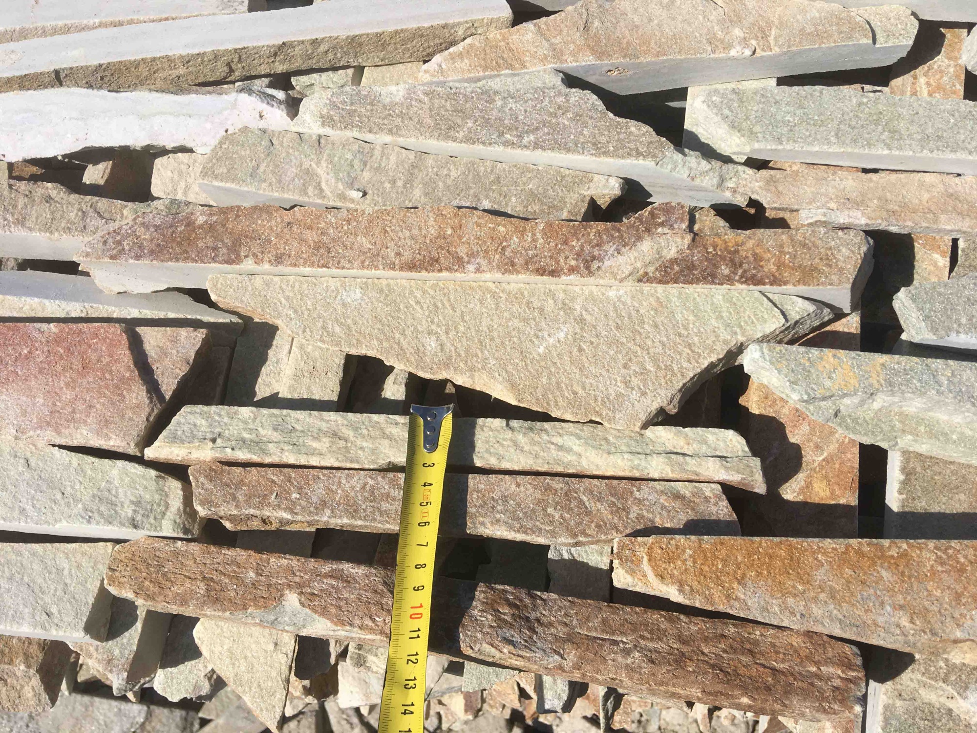 Горбушка златолит золотистый для облицовки купить в Магнитогорске