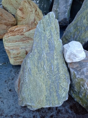 Златолит жёлтый, жёлто-зелёный глыбки и валуны для ланшафтного дизайна купить в Магнитогорске