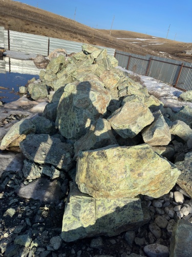 Камни для ландшафтного дизайна зелёные 10-60 килограмм купить в Магнитогорске