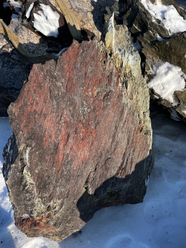 Ландшафтные глыбы красно-фиолетовые 200-1000 килограмм купить в Магнитогорске