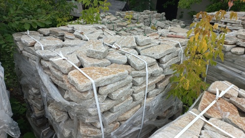 Гранитный плитняк галтованный для парковки купить в Магнитогорске