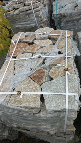 Плитняк галтованный гранитный для ландшафтного дизайна купить в Магнитогорске