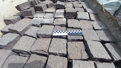 Лемезит колотая брусчатка 10 * 10 см. для парковки купить в Магнитогорске
