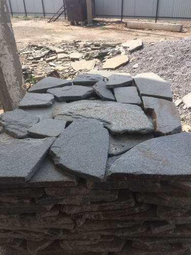 Златолит серебристый галтованный для лестниц купить в Магнитогорске